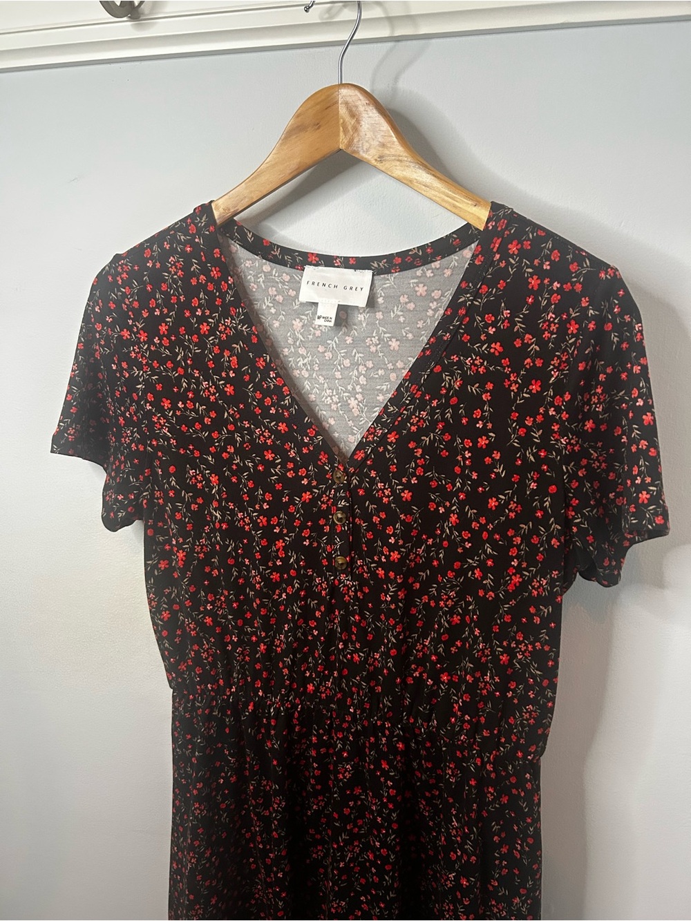 French Grey Black Short-Sleeve Floral V-Neck Minidress - Picture 5 of 7
